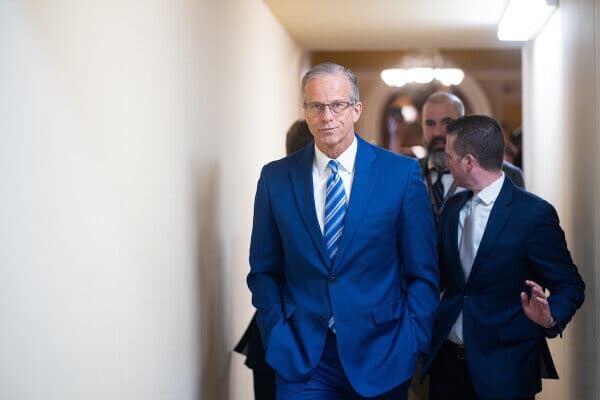 Senate Deadlock Deepens as DHS Shutdown Strains Airports